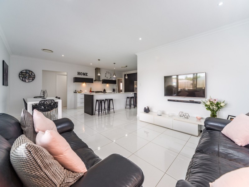 18 Prairie Avenue, Maudsland QLD 4210