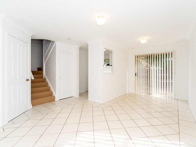 4 Serafina Drive, Helensvale QLD 4212