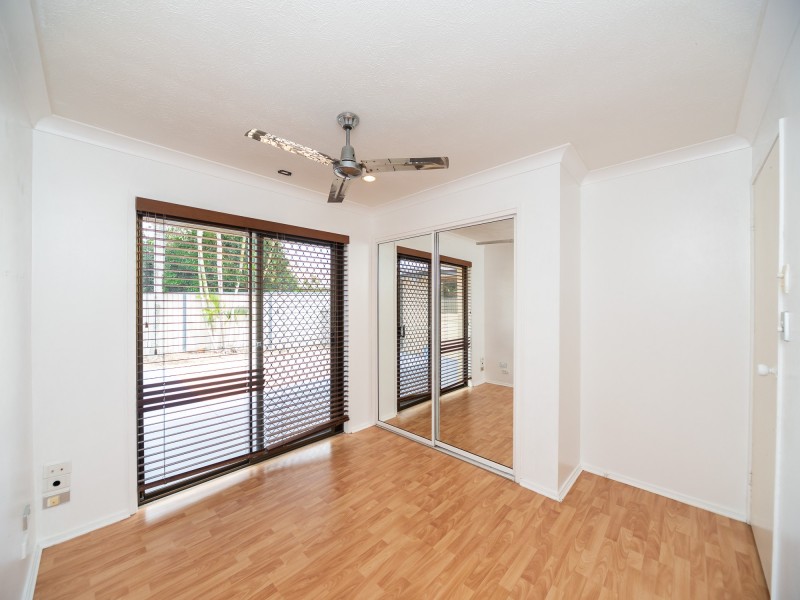 9 Burrinjuck Drive, Coombabah QLD 4216