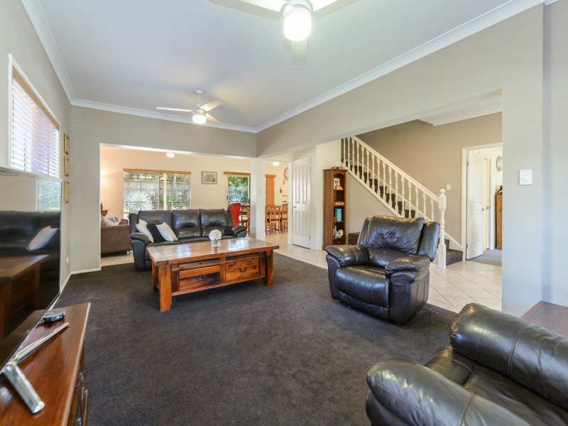 5 Tandanus Court, Oxenford QLD 4210