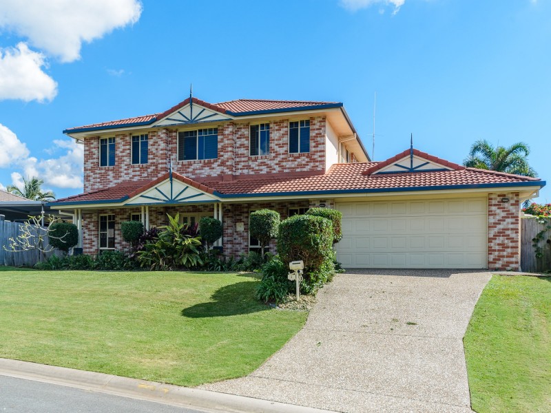 5 Tandanus Court, Oxenford QLD 4210