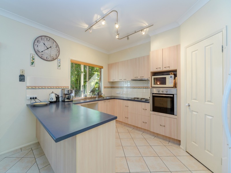 5 Tandanus Court, Oxenford QLD 4210