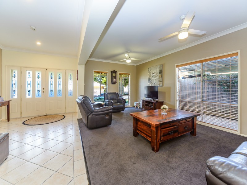 5 Tandanus Court, Oxenford QLD 4210