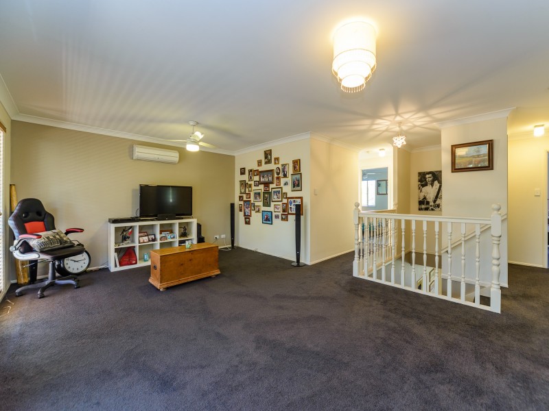 5 Tandanus Court, Oxenford QLD 4210