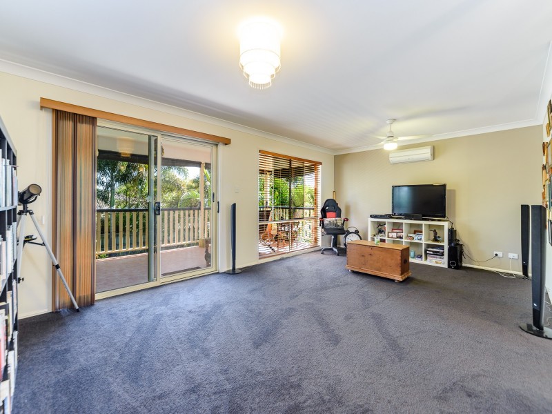 5 Tandanus Court, Oxenford QLD 4210