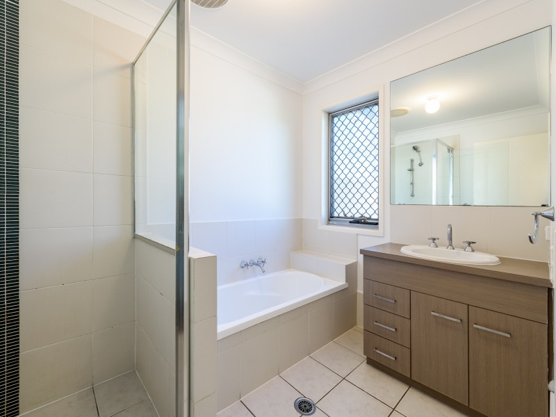 5 Calypso Court, Oxenford QLD 4210