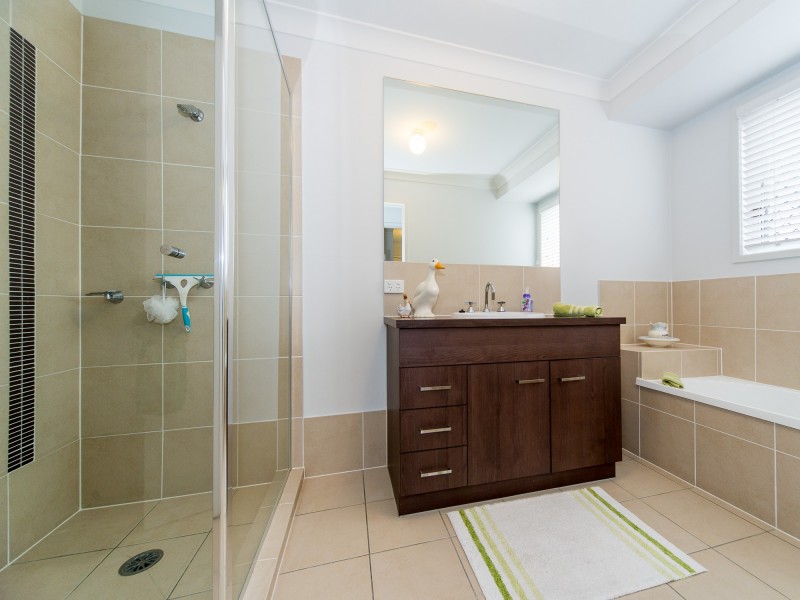 16 Calypso Court, Oxenford QLD 4210