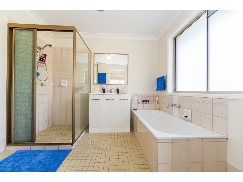 106/601 Pine Ridge Road, Runaway Bay QLD 4216