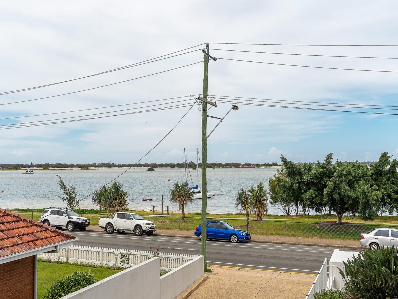 4/242 Marine Parade, Labrador QLD 4215