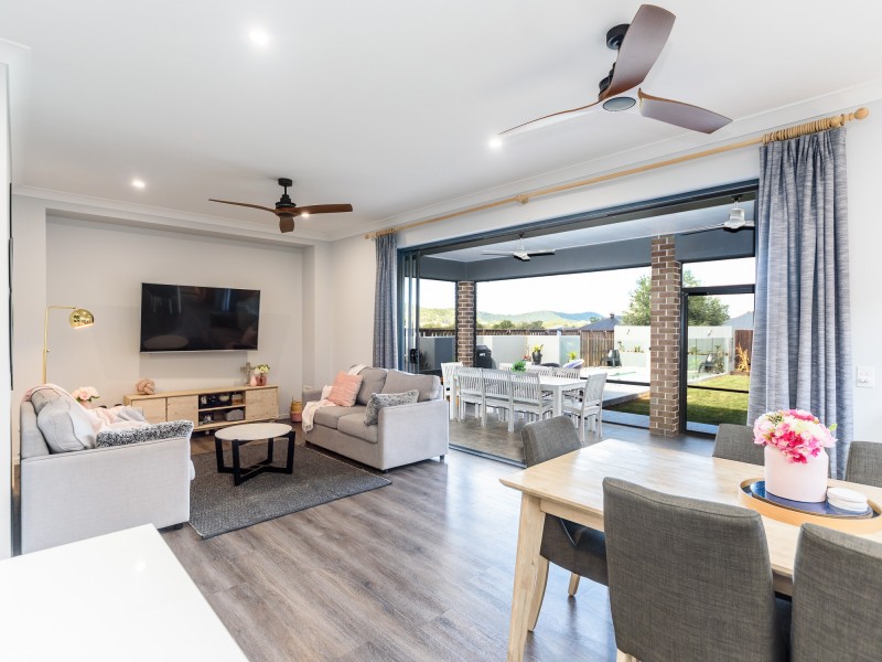 51 Mountain View Parade, Maudsland QLD 4210