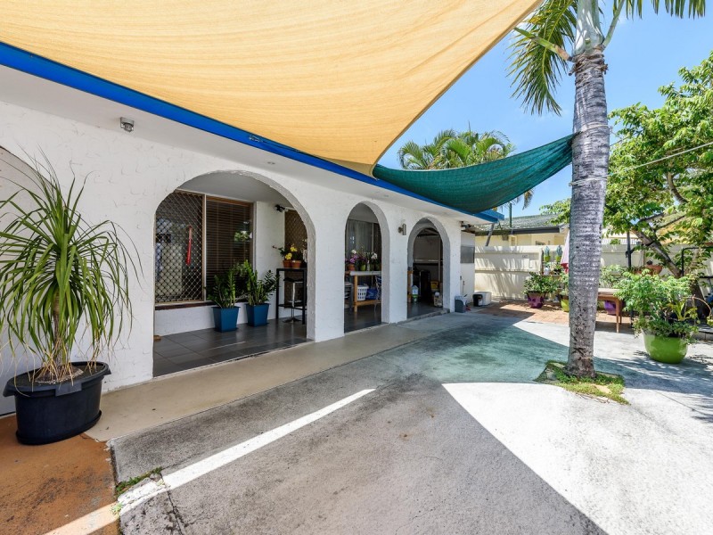 127 Bayview Street, Runaway Bay QLD 4216