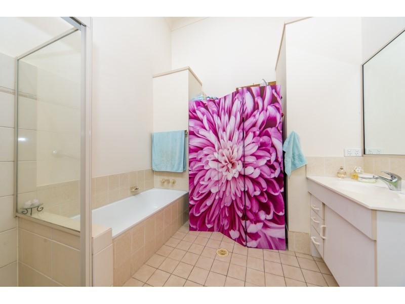 26/71 Olsen Ave, Labrador QLD 4215