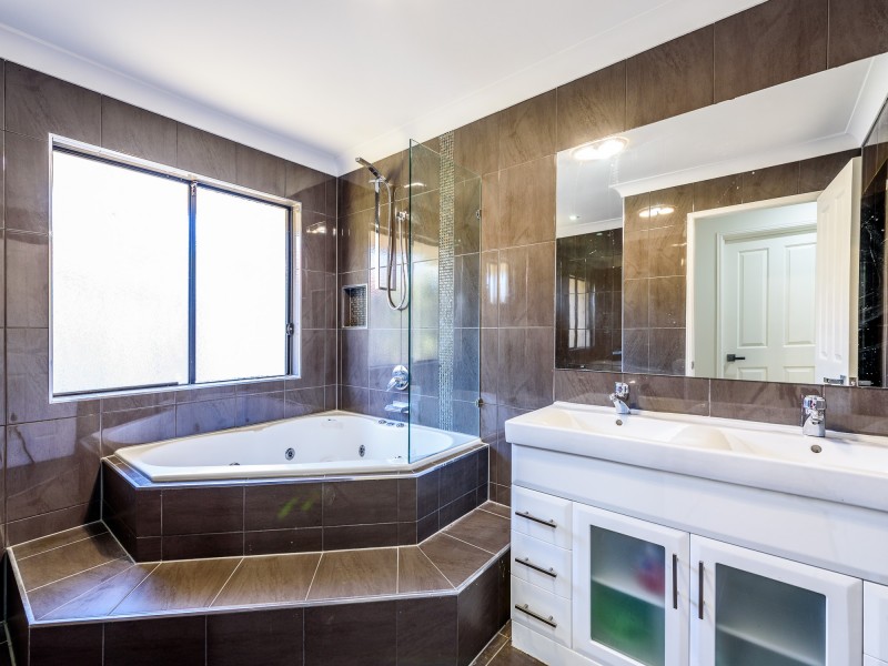 30 Palmerston Drive, Oxenford QLD 4210