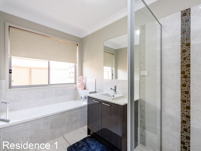 2 Gene Kelly Court, Maudsland QLD 4210