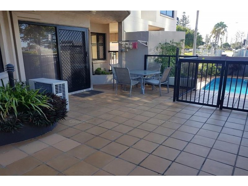 1/2 Broad Street, Labrador QLD 4215