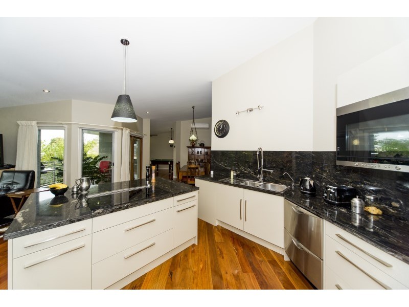 15 Villanova Avenue, Oxenford QLD 4210