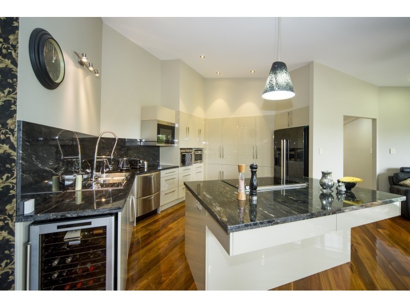 15 Villanova Avenue, Oxenford QLD 4210