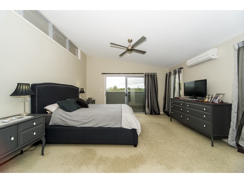 15 Villanova Avenue, Oxenford QLD 4210