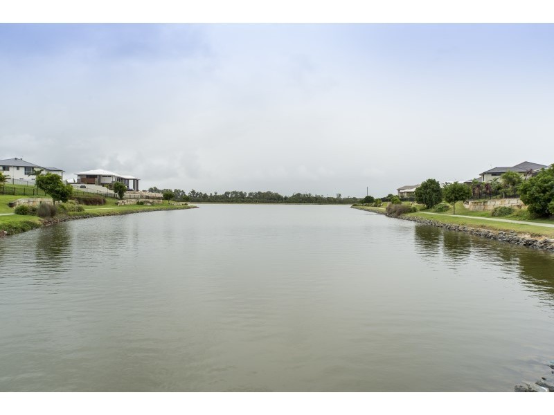 15 Villanova Avenue, Oxenford QLD 4210