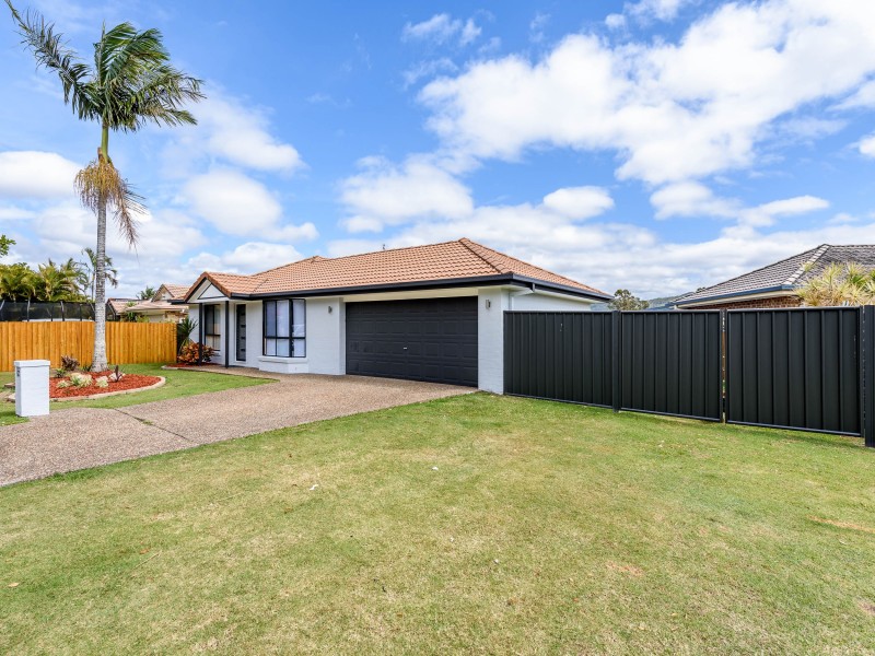 8 Blueash Crescent, Oxenford QLD 4210