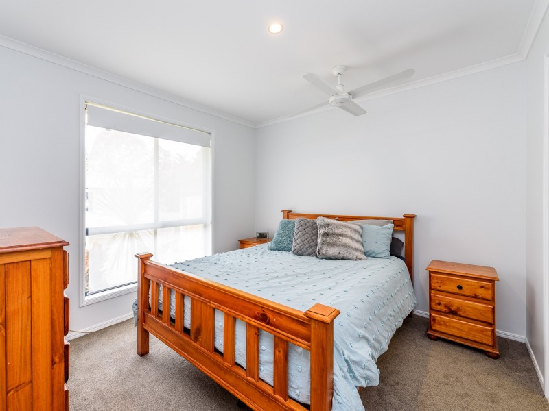 8 Blueash Crescent, Oxenford QLD 4210