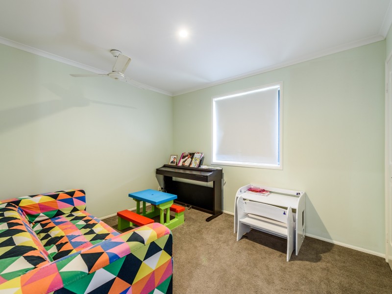 8 Blueash Crescent, Oxenford QLD 4210