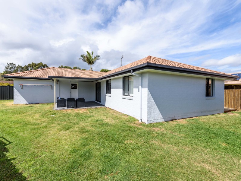 8 Blueash Crescent, Oxenford QLD 4210