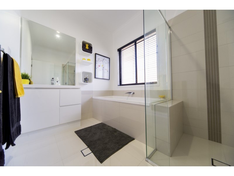 16 Wolseley Way, Upper Coomera QLD 4209