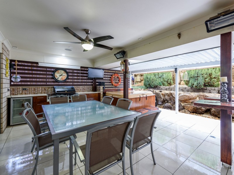 37 Manning Circuit, Pacific Pines QLD 4211