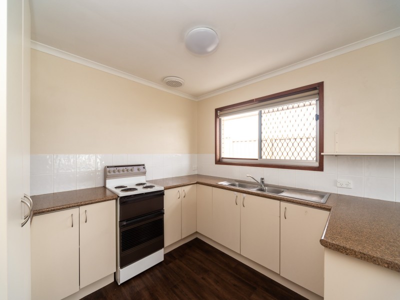 9 Donald Avenue, Paradise Point QLD 4216