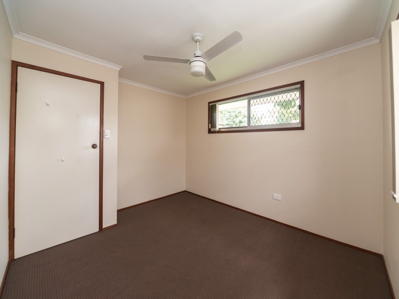 9 Donald Avenue, Paradise Point QLD 4216