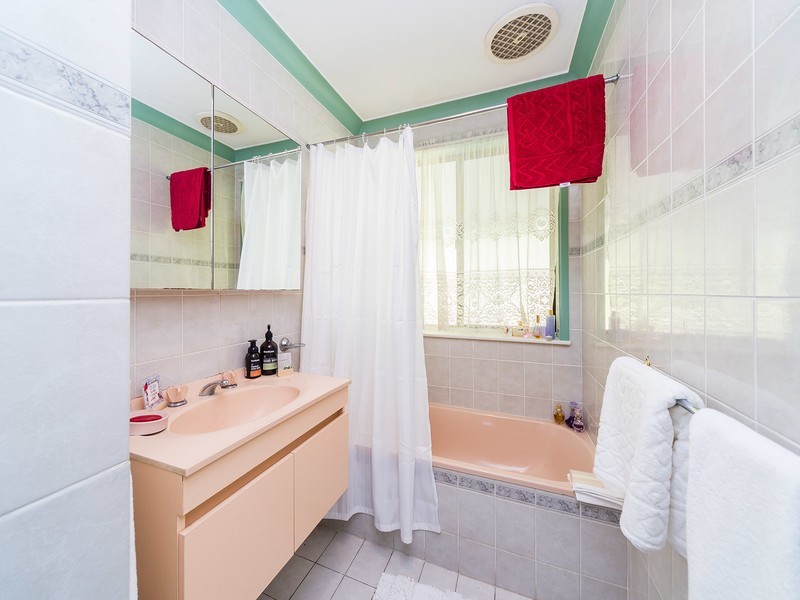 31 Helensvale Road, Helensvale QLD 4212