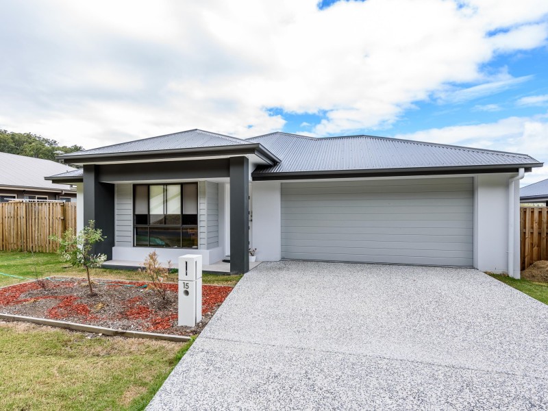15 Grevillia Crescent, Maudsland QLD 4210
