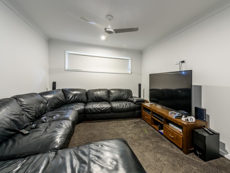 15 Grevillia Crescent, Maudsland QLD 4210