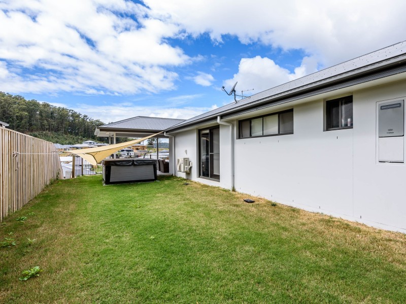 15 Grevillia Crescent, Maudsland QLD 4210