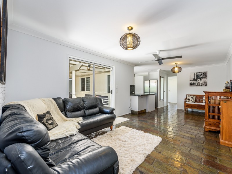 4 Dubbo Court, Helensvale QLD 4212