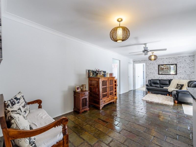 4 Dubbo Court, Helensvale QLD 4212