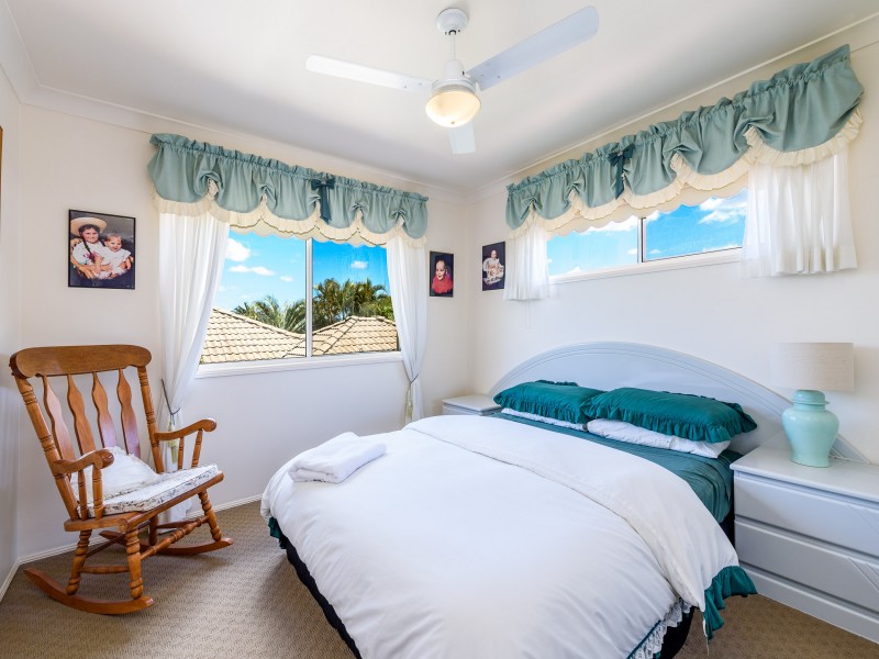 64 Burrendong Road, Coombabah QLD 4216