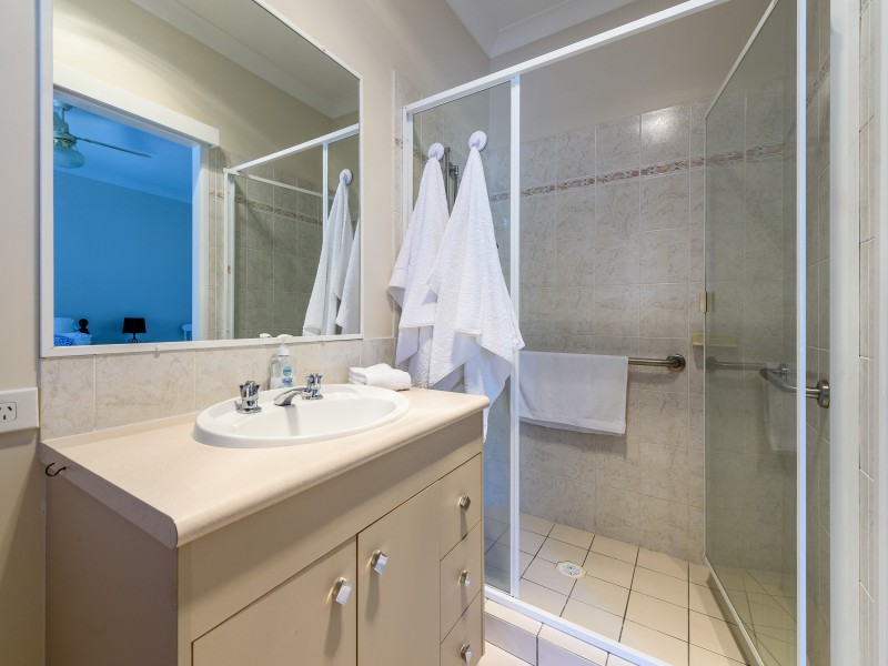 21 Papara Street, Pacific Pines QLD 4211