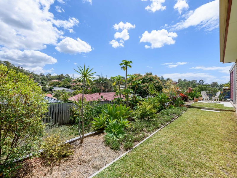 21 Papara Street, Pacific Pines QLD 4211