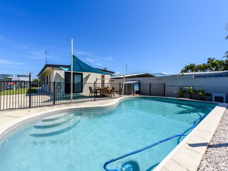 1 Nambur Street, Runaway Bay QLD 4216