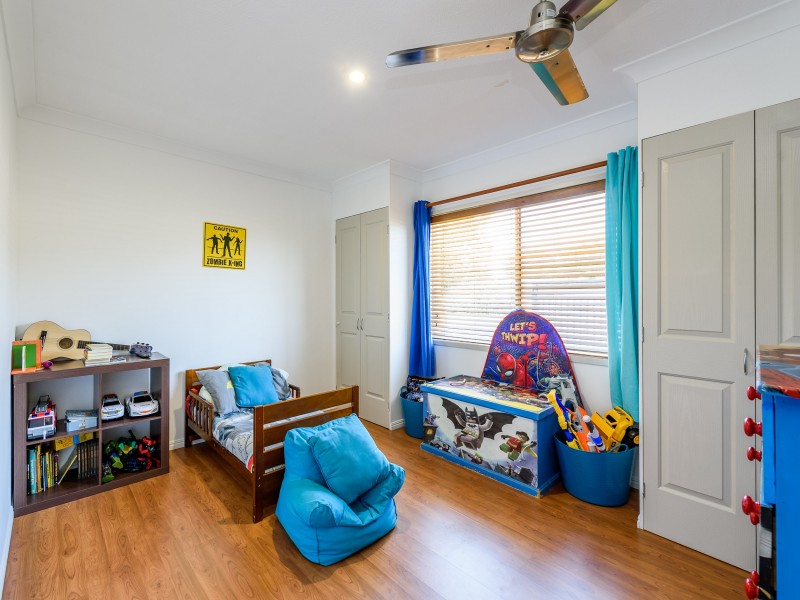 1 Nambur Street, Runaway Bay QLD 4216