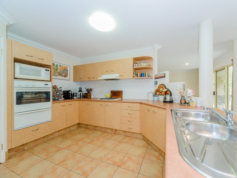 5 O’Brien Court, Arundel QLD 4214