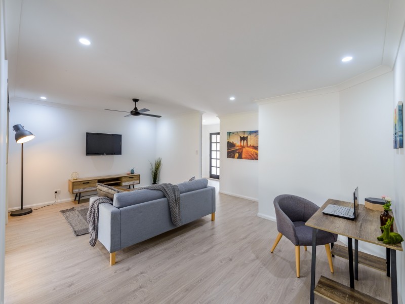 207 Mildura Drive, Helensvale QLD 4212