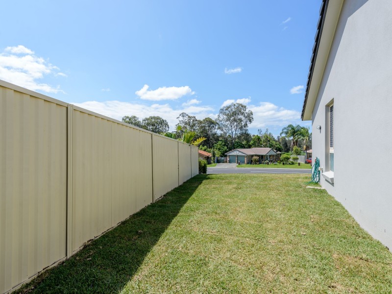 207 Mildura Drive, Helensvale QLD 4212