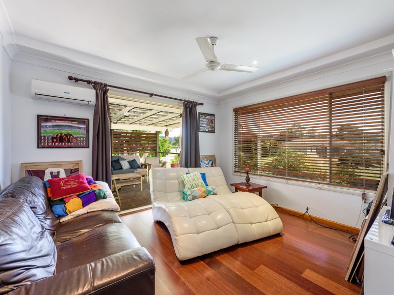 11 Maui Crescent, Oxenford QLD 4210