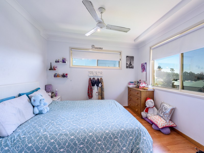 11 Maui Crescent, Oxenford QLD 4210