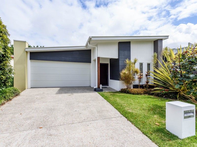 1/6 Compass Drive, Biggera Waters QLD 4216