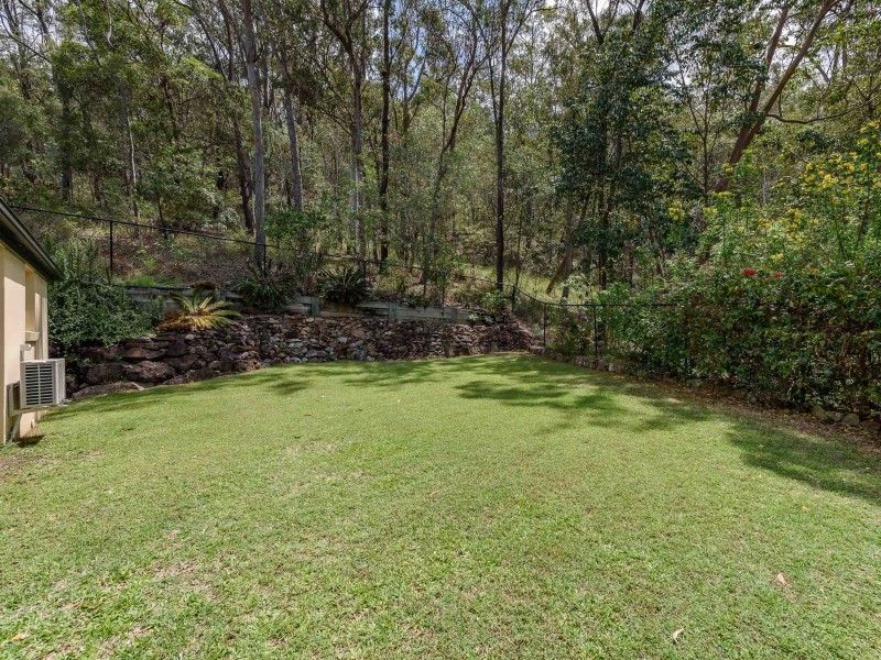 6 Woodbridge Place, Oxenford QLD 4210