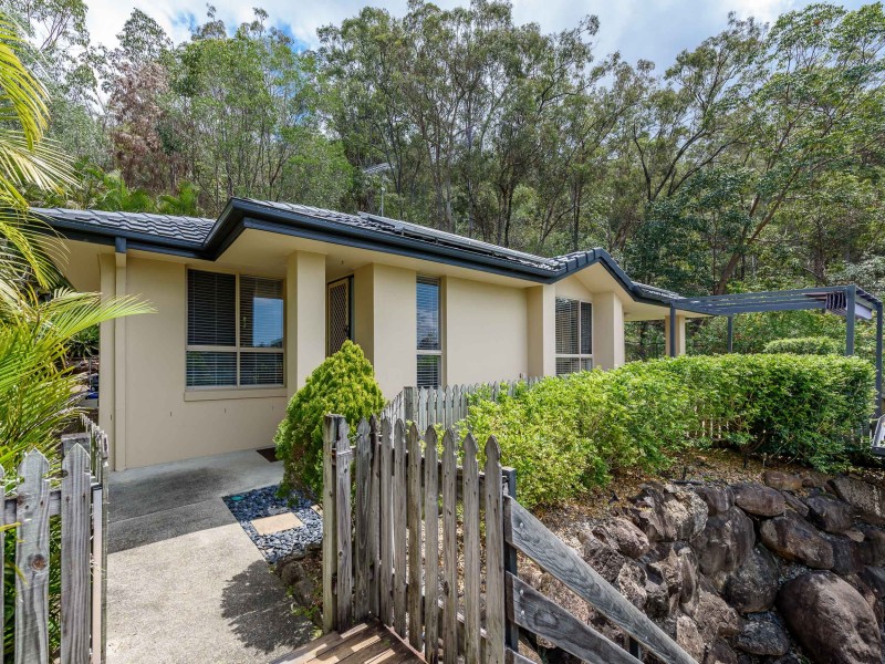 6 Woodbridge Place, Oxenford QLD 4210